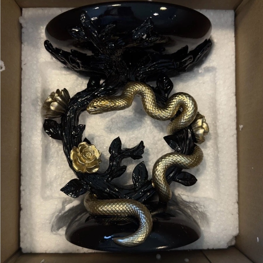 Bath & Body Works: Halloween Black & Gold Snake 3-Wick Candle Stand Pedestal - Picture 4 of 5